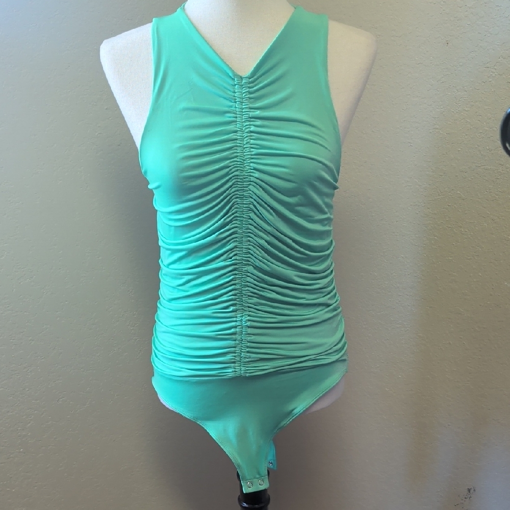 Express body Contour Ruched Sleeveless Green Thong Bodysuit Green Sz Medium NWT